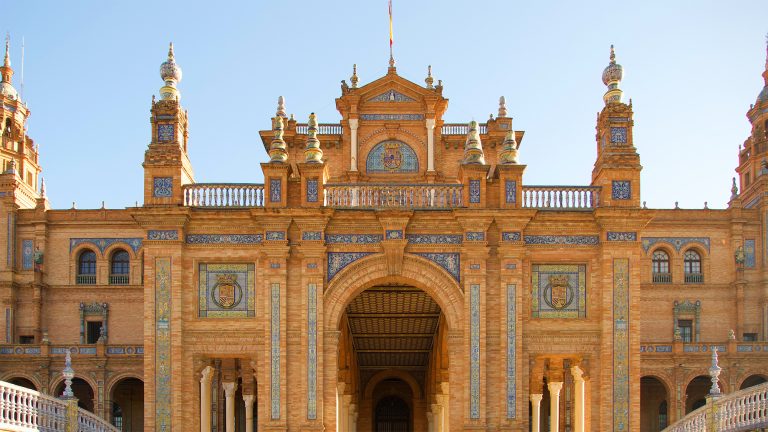 Bunt & prachtvoll: Andalusiens Architektur